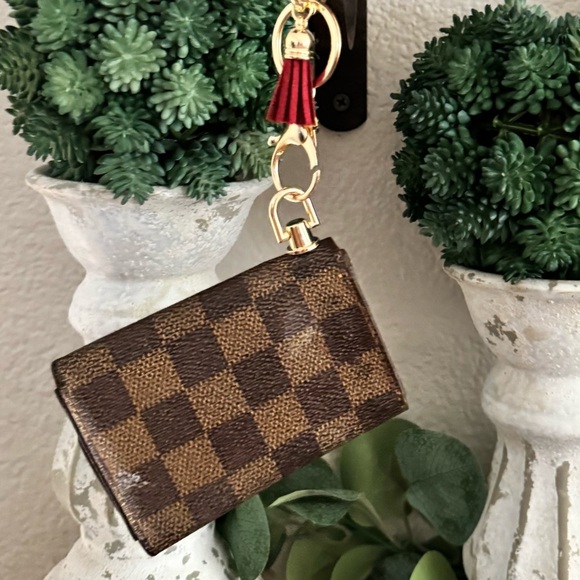 Louis Vuitton Damier customized handpainted key/card holder - Picture 4 of 17